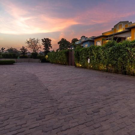Downtown Resorts Nh8 Dhāruhera Exterior foto